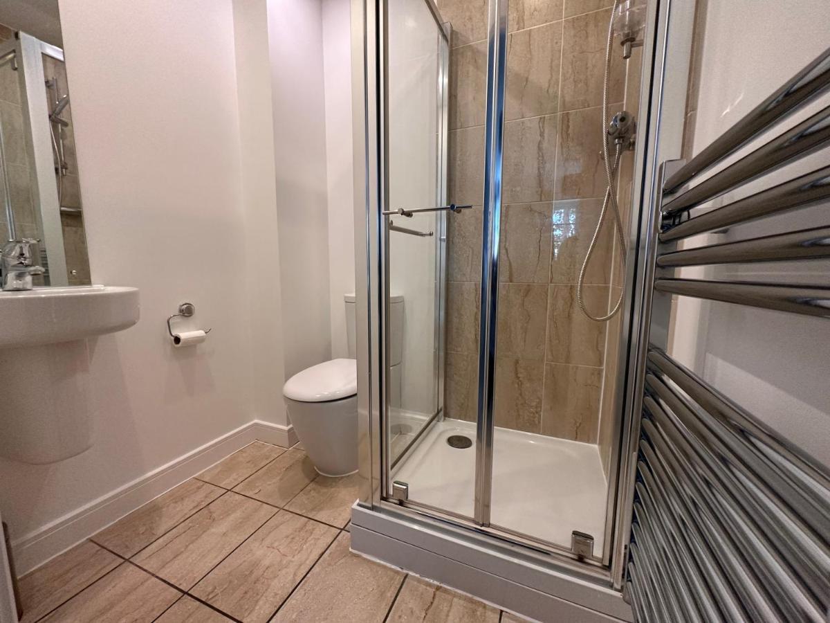 Luxury Apartments - Wallis Square, Farnborough Фарнборо Экстерьер фото