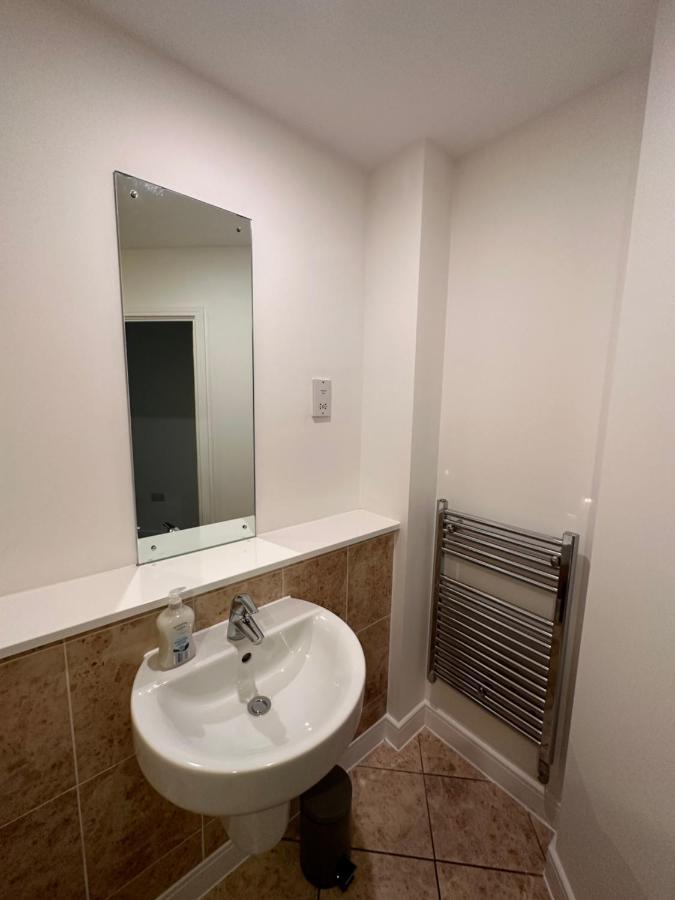 Luxury Apartments - Wallis Square, Farnborough Фарнборо Экстерьер фото